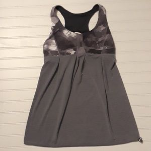 LULULEMON athletic top